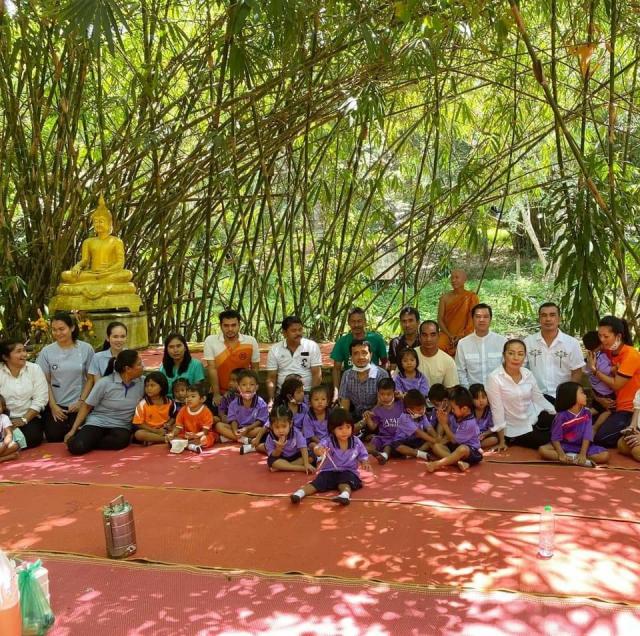 วันที่ 10/9/63 นายเสกสรรค์ เพชรดุก นายก อบต.ตะกุกเหนือ ร่วมกับศูนย์พัฒนาเด็กเล็กบ้านคลองมุยเข้าร่วมทำกิจกรรม ณ.ตโปทาวัน 